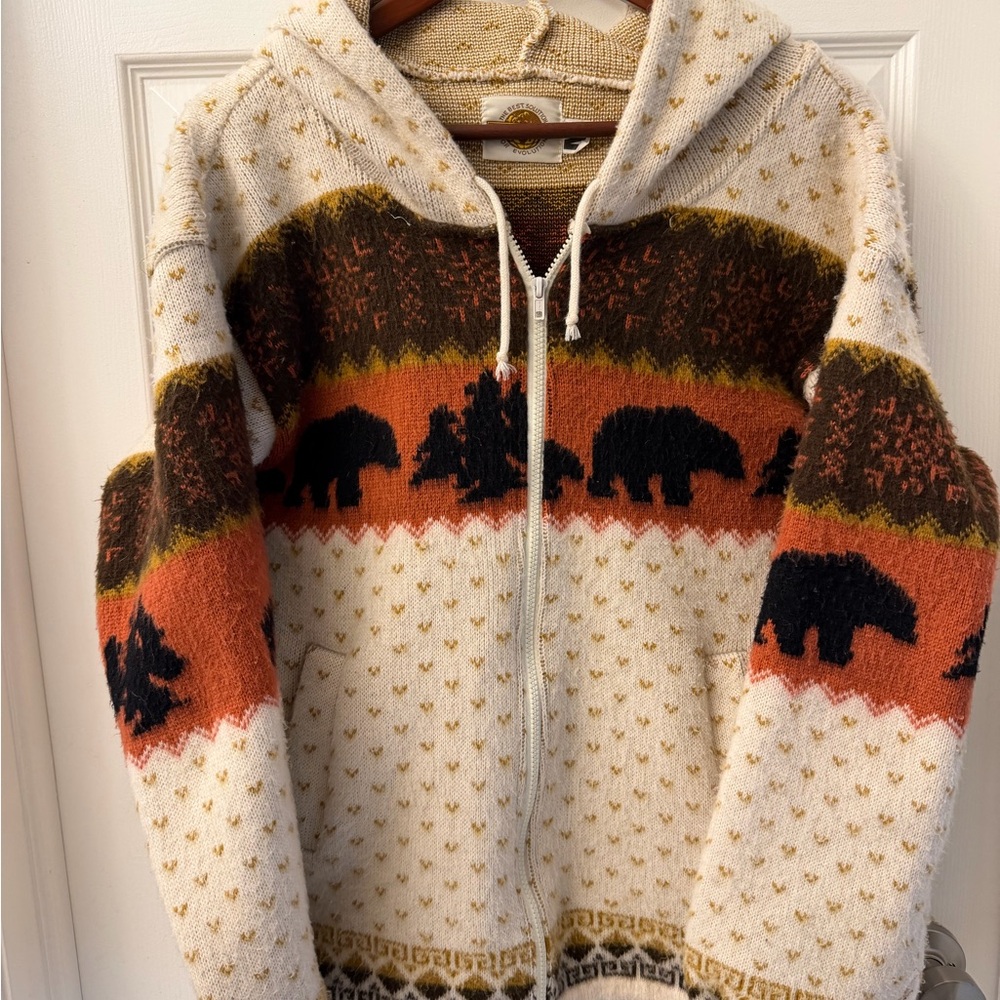 Bear Motif Zip Hoodie Sweater in Cream and Rust